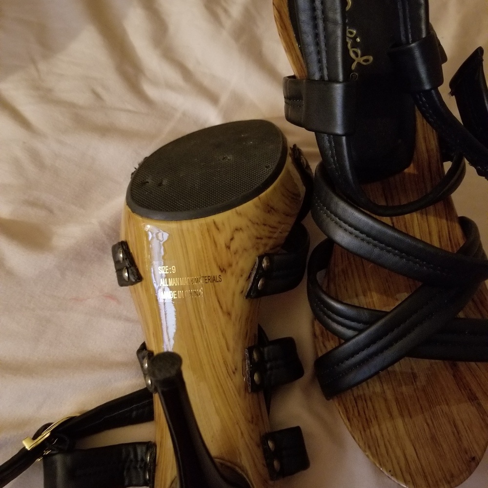 Heels - Picture 2 of 2